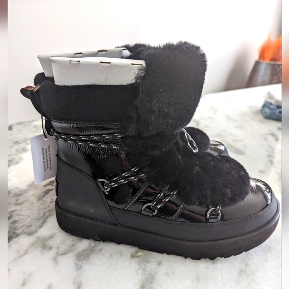 UGGs boots - Picture 1 of 4